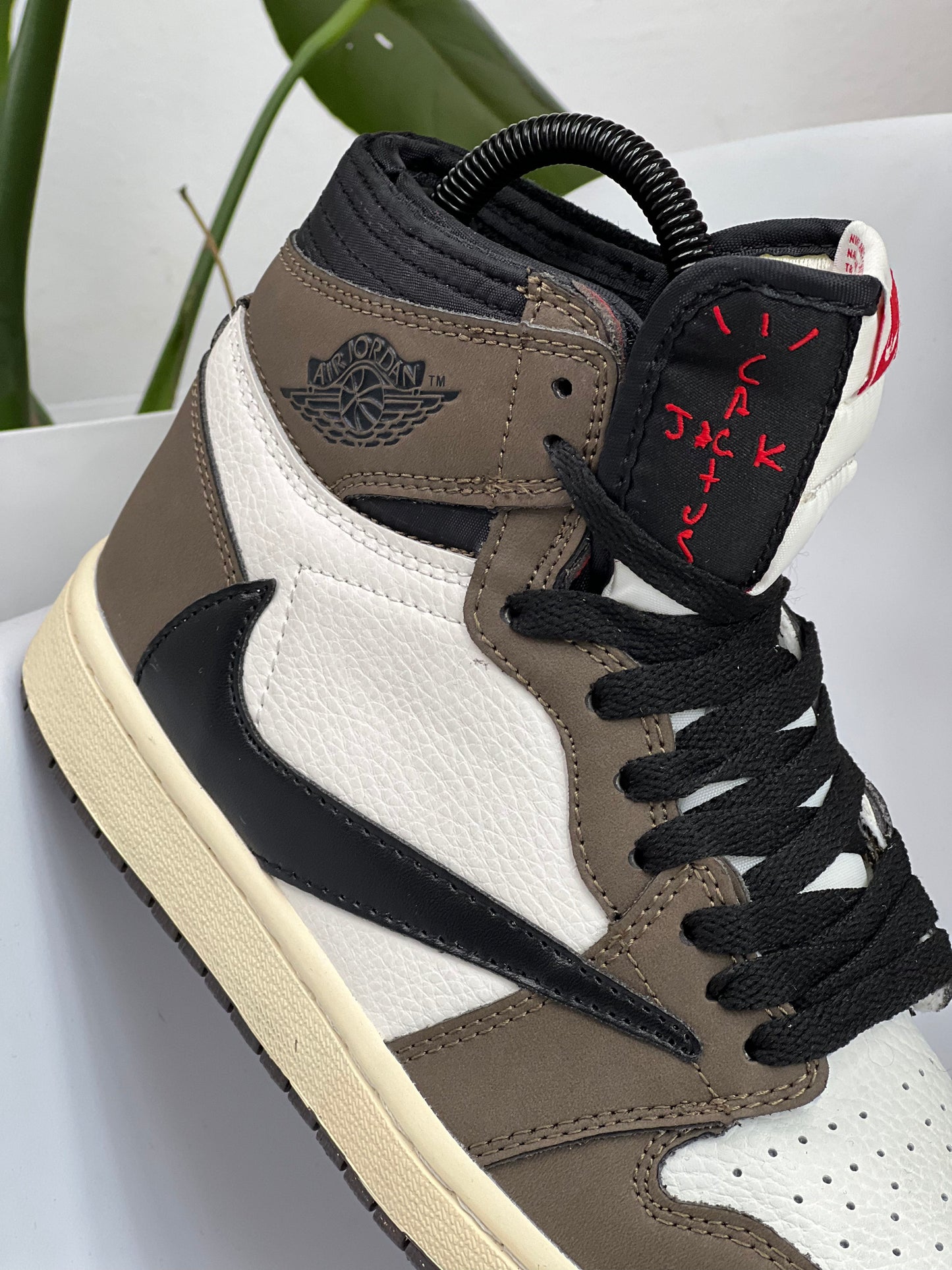 Air Jordan Retro 1 High Travis Scott