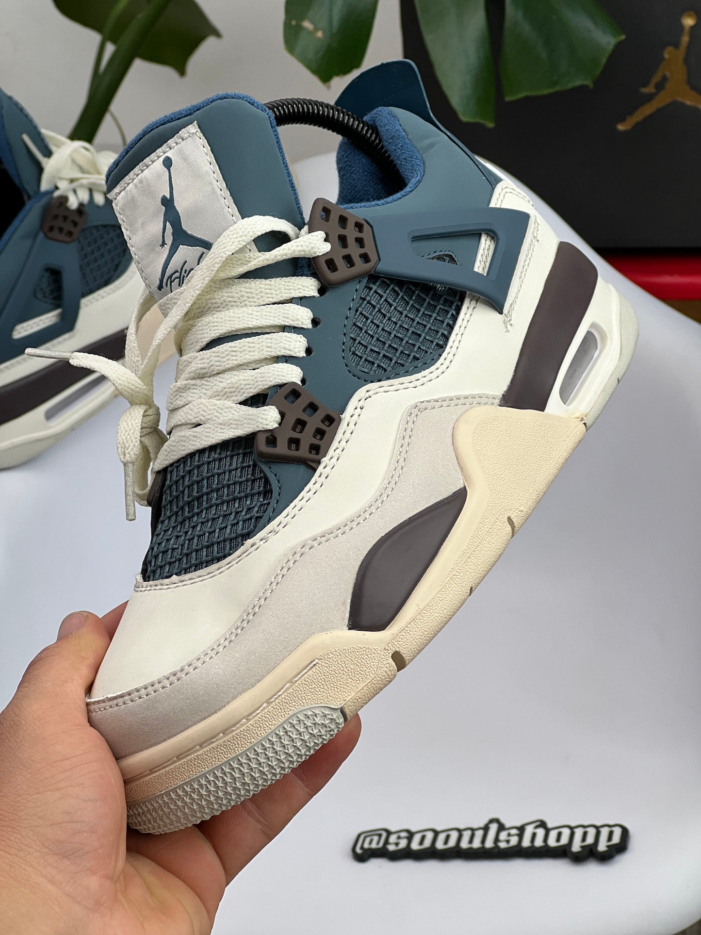 Air Jordan Retro 4 / Snorlax