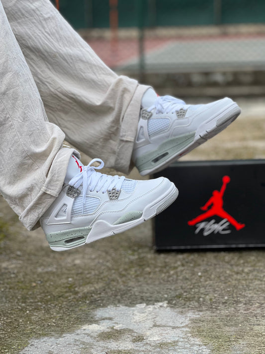 Jordan Retro 4 / White Oreo