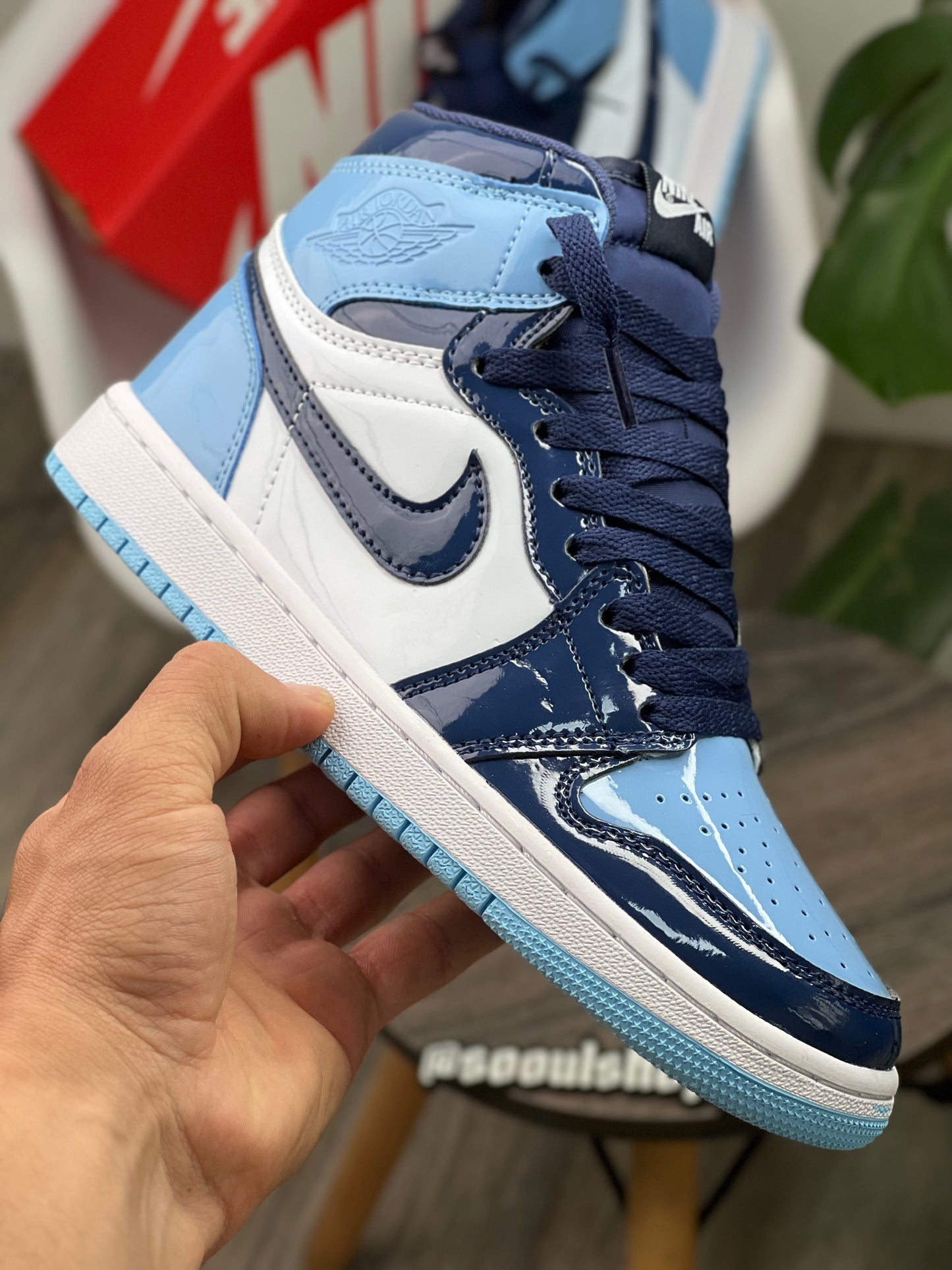 Air Jordan 1 High "Blue Chill Patent"