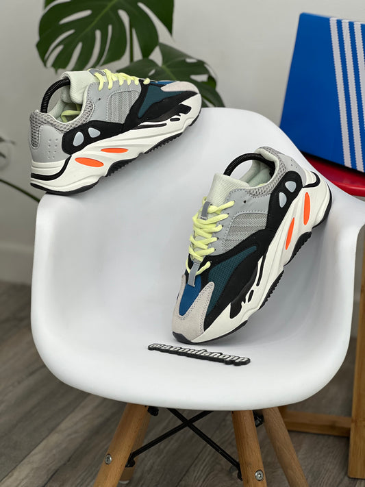 Adidas Yeezy Boost 700