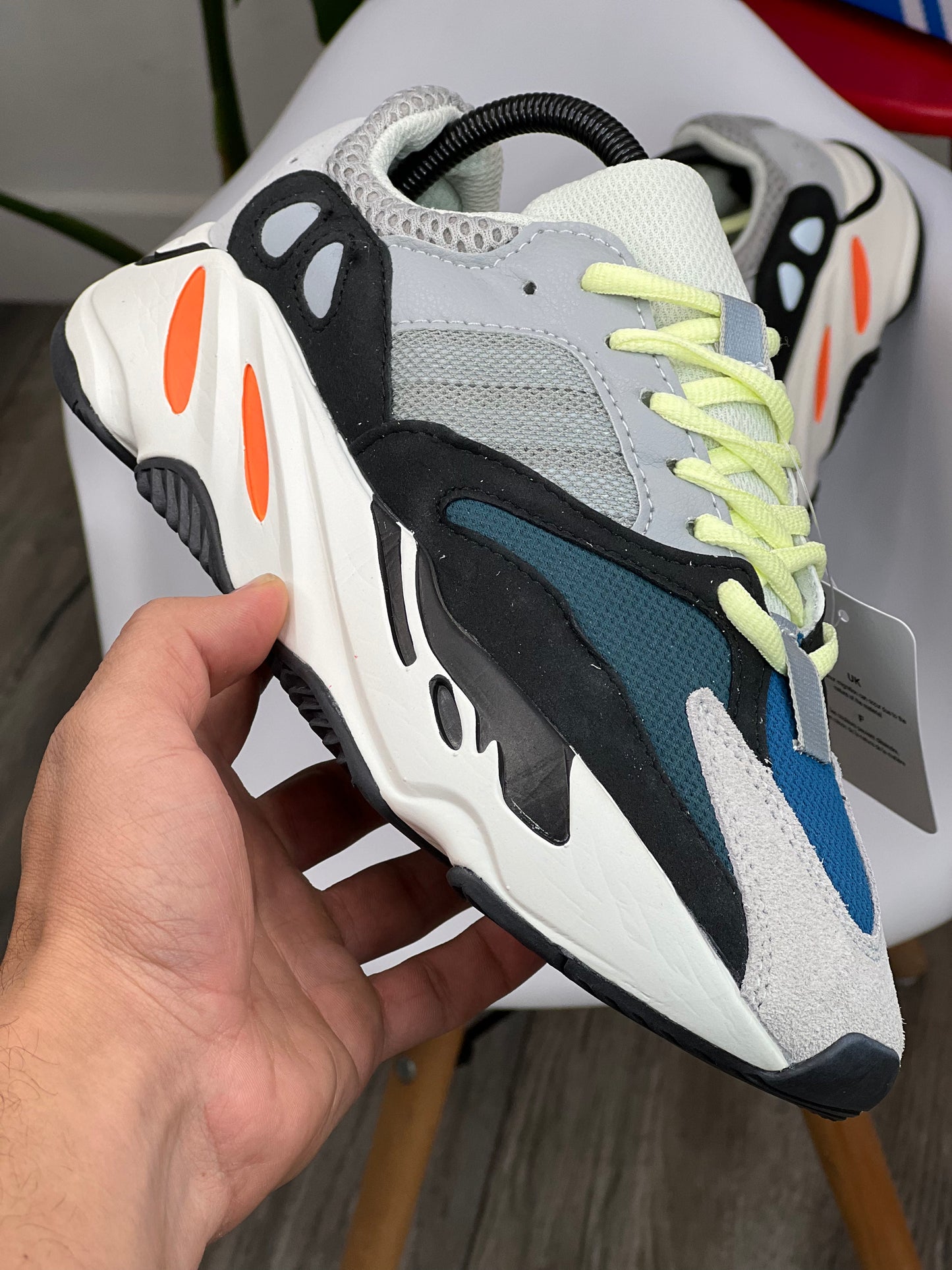 Adidas Yeezy Boost 700