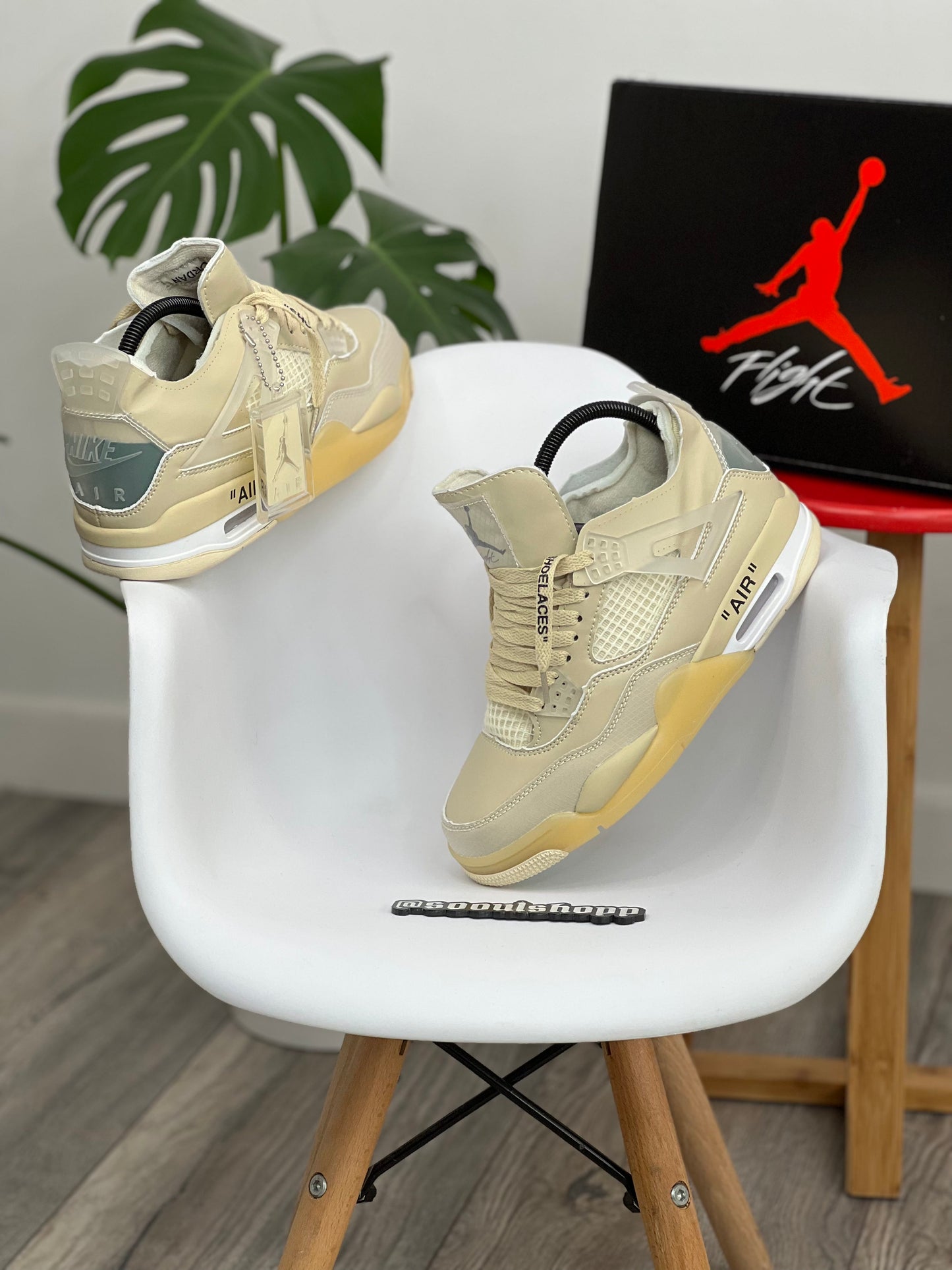 Jordan Retro 4 / Off White