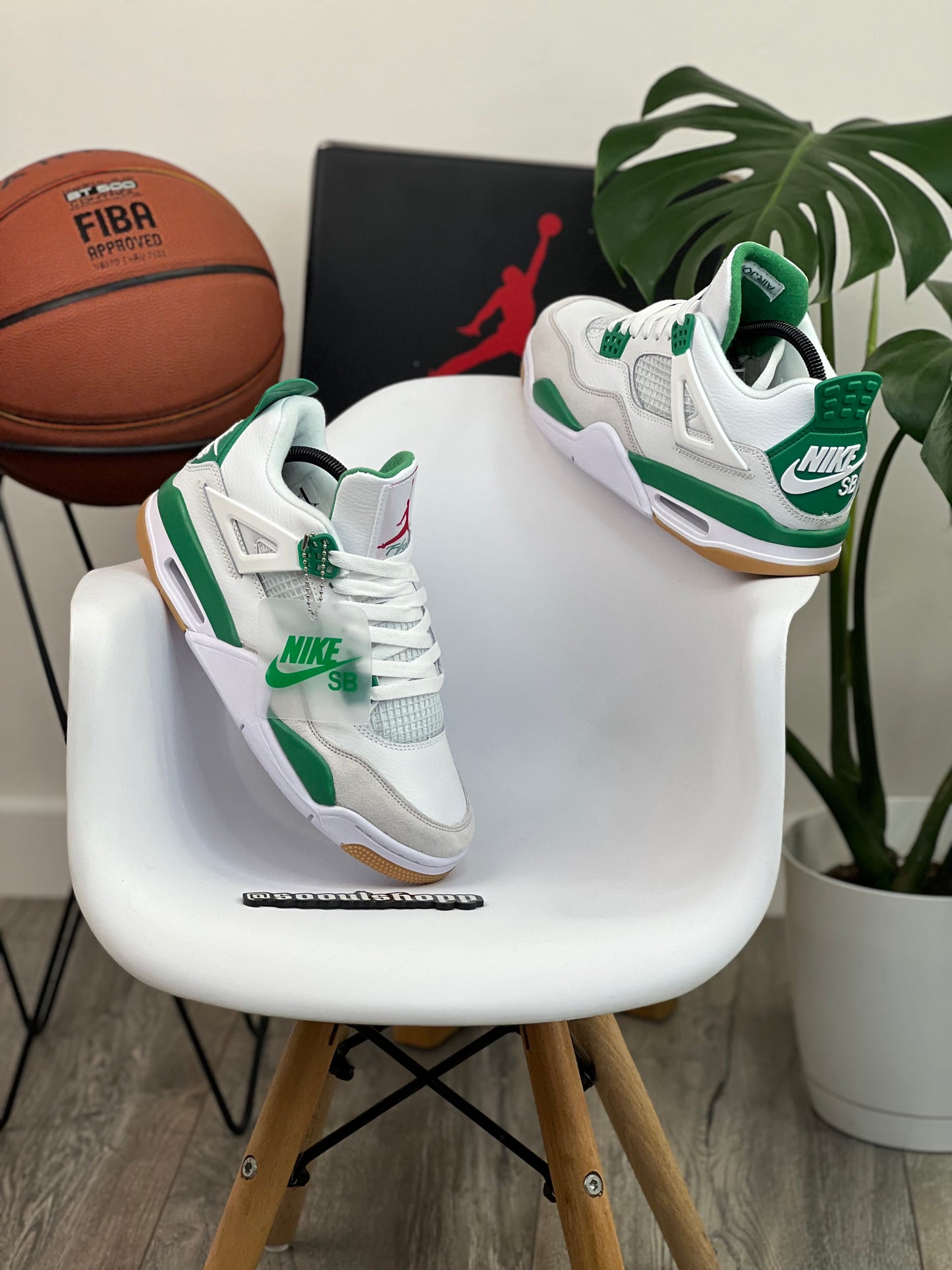 Nike SB x Air Jordan 4 Pine Green