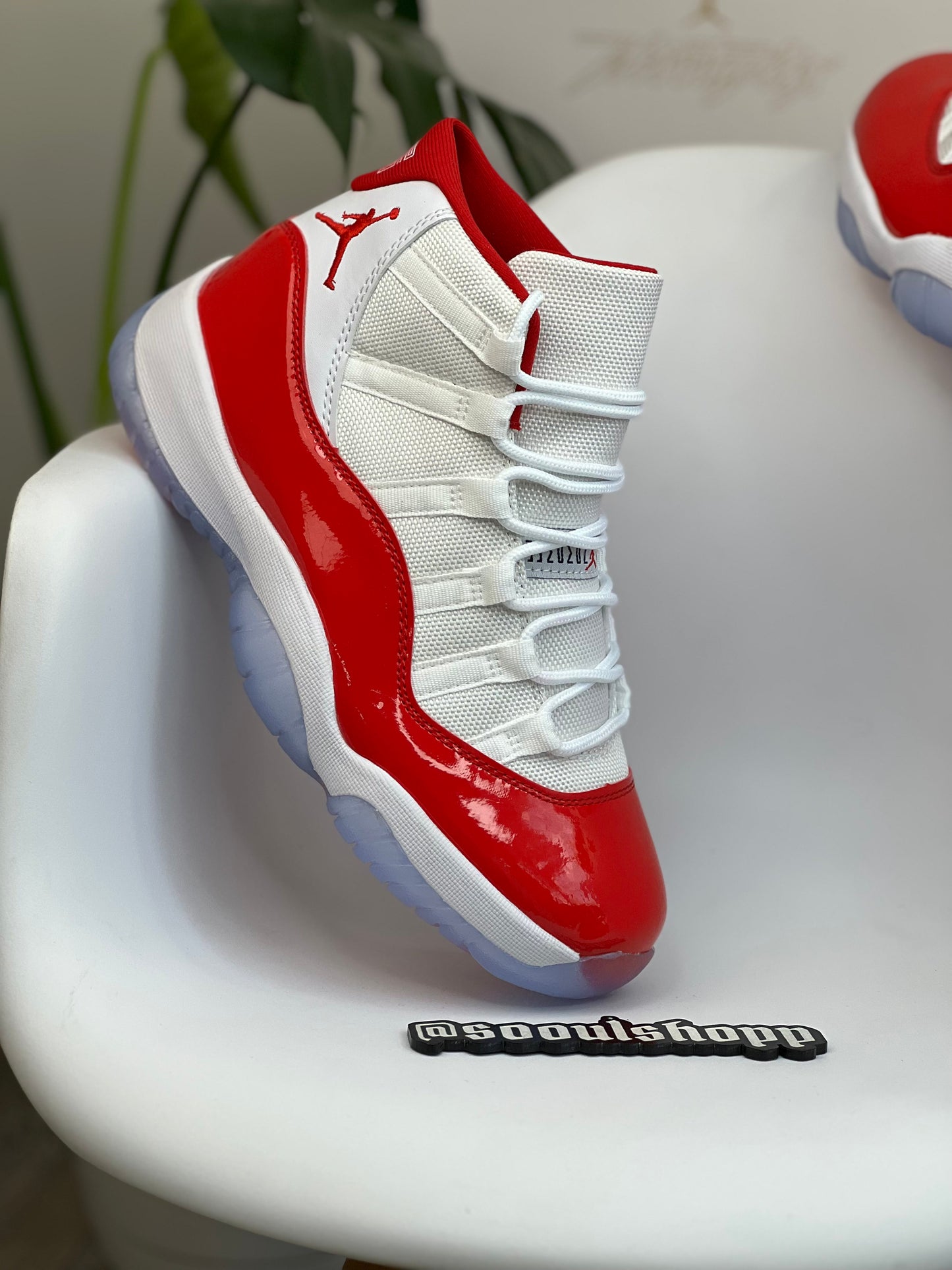 Air Jordan Retro 11 / Cherry