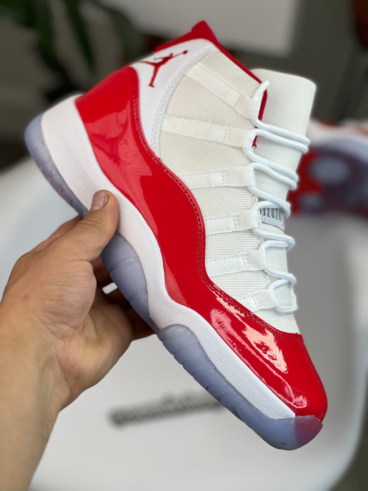 Air Jordan Retro 11 / Cherry