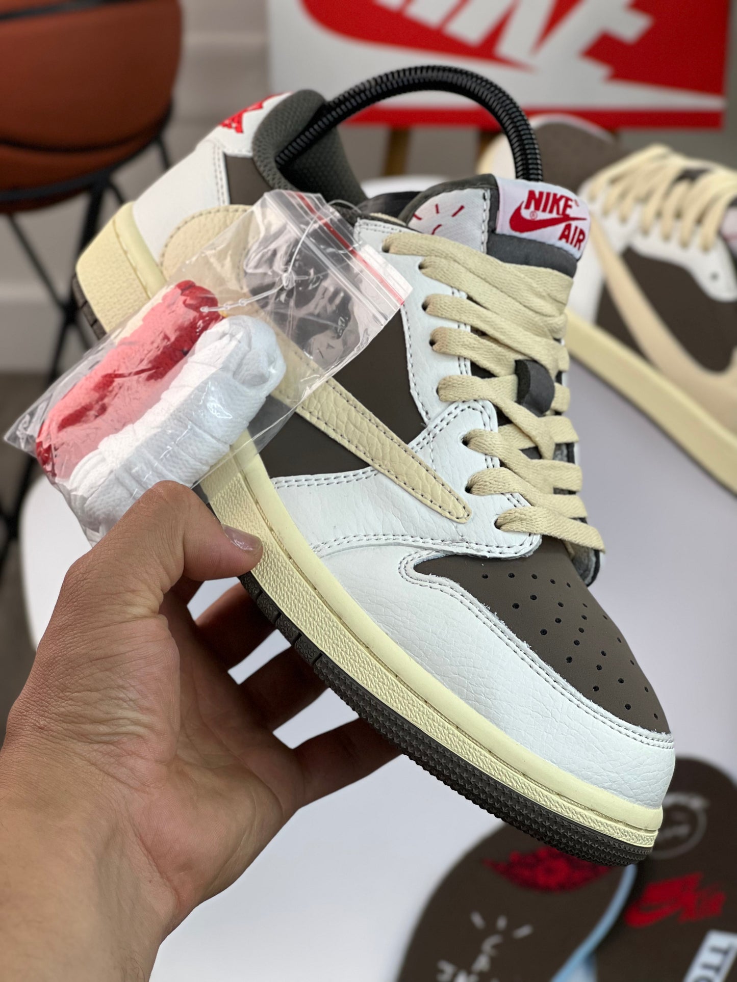 Air Jordan 1 Low Travis Scott Moca