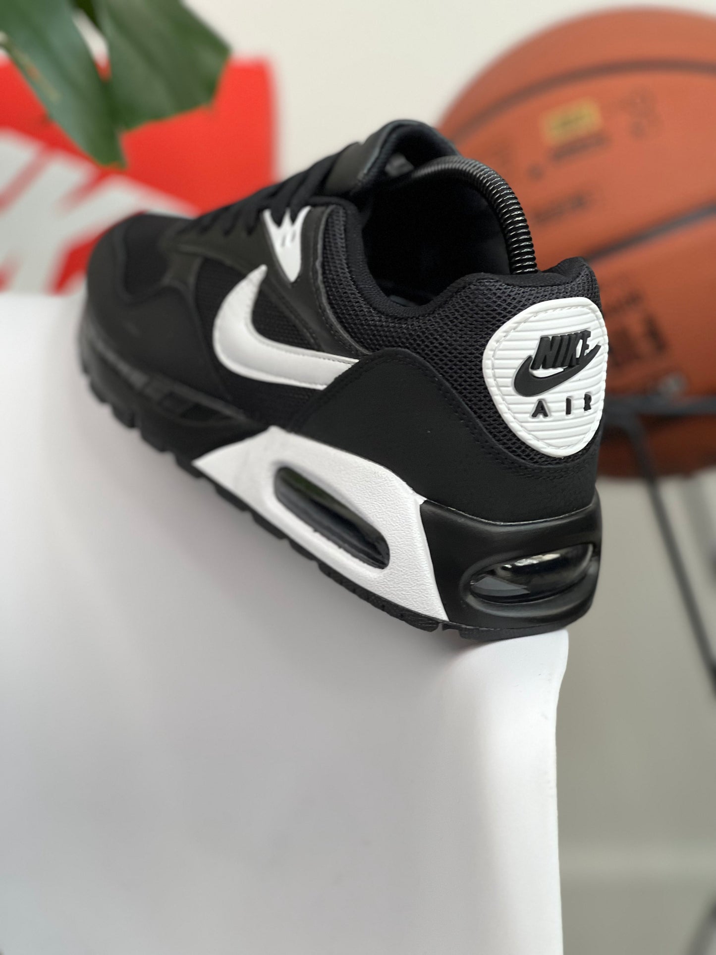 Nike Air Max Ivo Black White