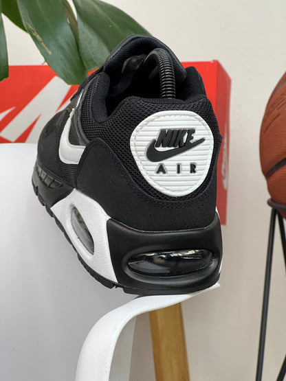 Nike Air Max Ivo Black White