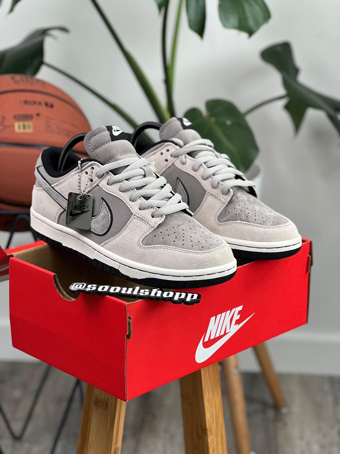 Nike Dunk Low «Grey Suede»