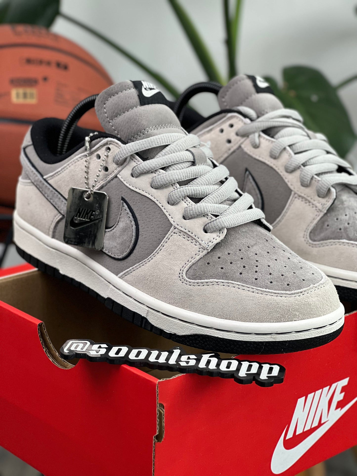 Nike Dunk Low «Grey Suede»