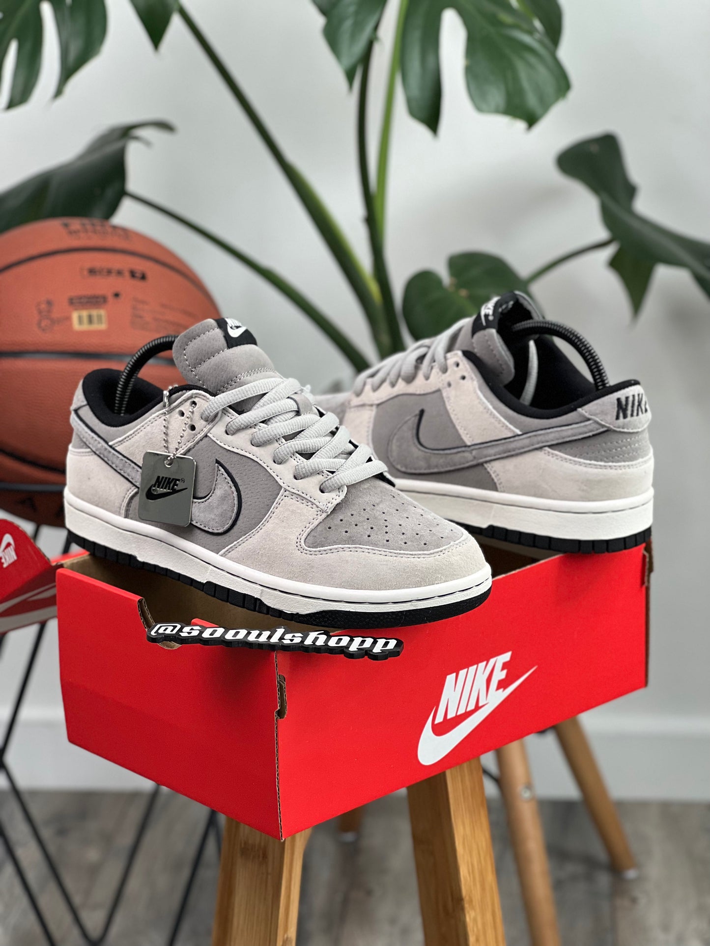 Nike Dunk Low «Grey Suede»