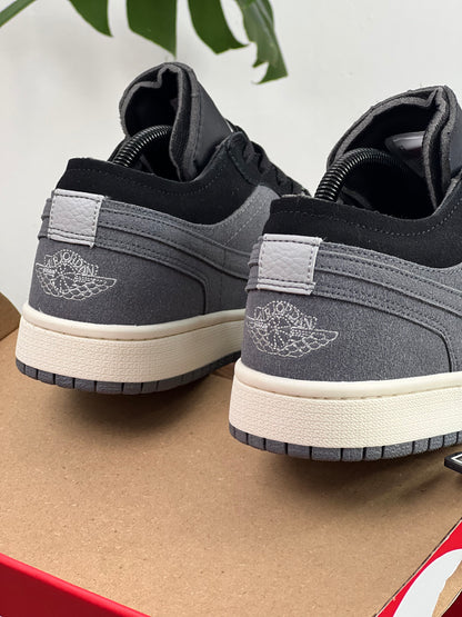 Air Jordan 1 Mid SE Craft